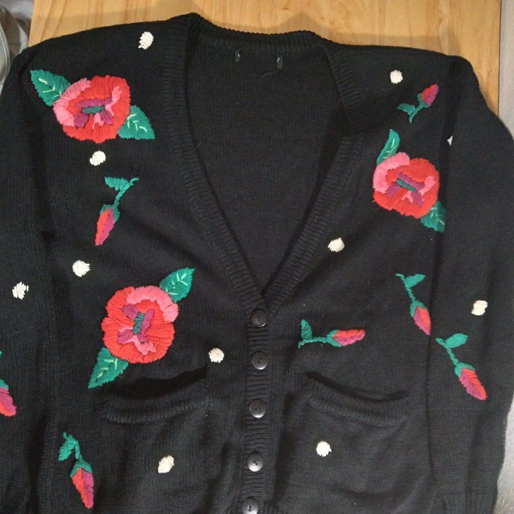 Vintage FloralâEmbroideredâCardiganâSweater